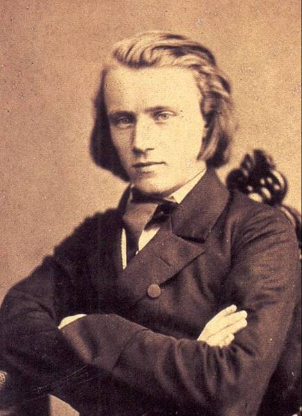 Johannes Brahms (И. Брамс) - Венгерский танец №5 g-moll (оркестр Поля Мориа)- Любимый моей мамой исполняемый танец до войны, в ДК г.Кондопоги.